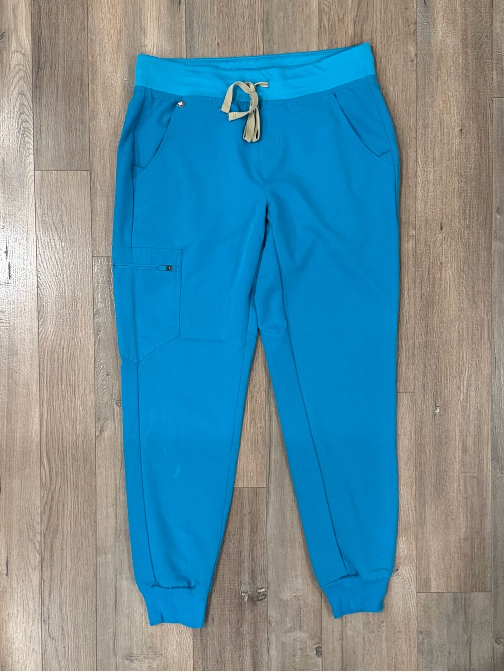 Figs Scrub Set Rafaela Top & Zamora Bottoms - Teal Blue - Picture 7 of 14